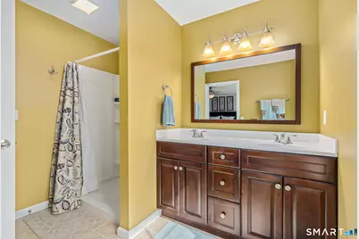 39 Lexington Gardens #39, North Haven, CT 06473 - Photo 17