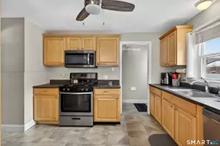 107 Glenview Terrace, New Haven, CT 06515 - Photo 9