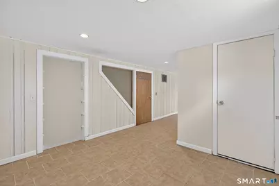 107 Glen View Terrace, New Haven, CT 06515 - Photo 29