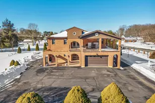 23 Crest Dr, Cromwell, CT 06416 - Photo 3