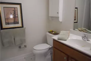 31 Westwood Dr, Stamford, CT 06902 - Photo 9