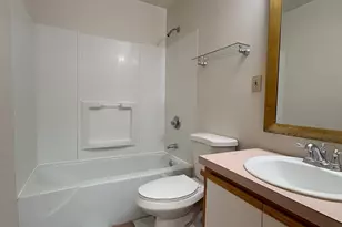 278 Chamberlain Rd, Middletown, CT 06457 - Photo 3