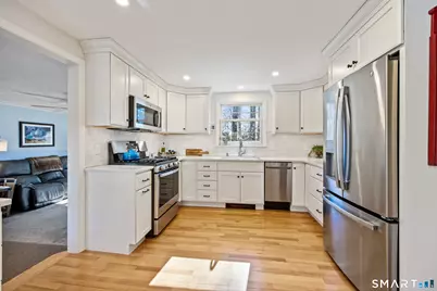 18 Ledgewood Drive, Farmington, CT 06032 - Photo 3