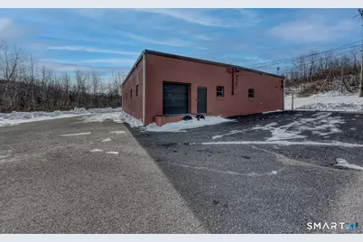 649 Captain Neville Drive, Waterbury, CT 06705 - Photo 5