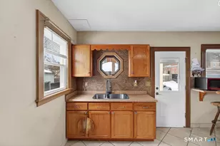 330 Hillside Ave, Hartford, CT 06106 - Photo 7