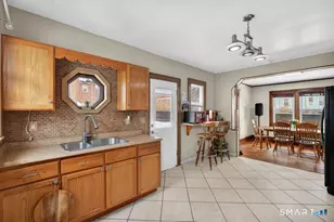 330 Hillside Ave, Hartford, CT 06106 - Photo 9