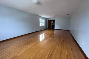 61 Newbury St, Hartford, CT 06114 - Photo 3