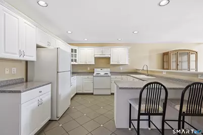 31 Saint George Place #31, Newtown, CT 06482 - Photo 17