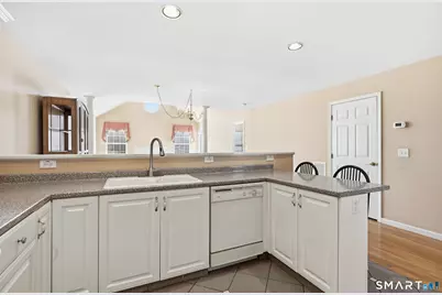 31 Saint George Place #31, Newtown, CT 06482 - Photo 15