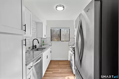 19 Stonegate Circle #D, Branford, CT 06405 - Photo 5