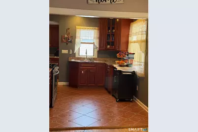 21 Matthews Street, Milford, CT 06460 - Photo 11