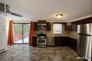 53 Farmstead Cir, Bloomfield, CT 06002 - Photo 5