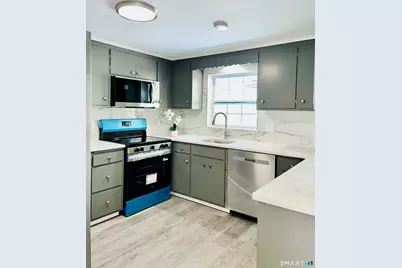 19 Sapia Drive, East Lyme, CT 06357 - Photo 5