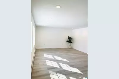 19 Sapia Drive, East Lyme, CT 06357 - Photo 3