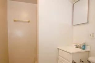 158 W Thames St, Norwich, CT 06360 - Photo 25