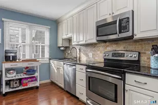 44 Pleasant St, Stamford, CT 06901 - Photo 15