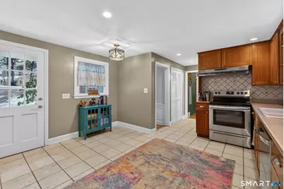 7 Grimes Brook Place, Simsbury, CT 06070 - Photo 5