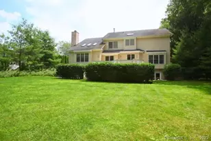 368 Hoyt St, Darien, CT 06820 - Photo 3