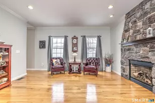 39 Fawn Meadow Dr, Naugatuck, CT 06770 - Photo 5