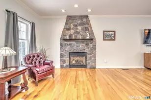 39 Fawn Meadow Dr, Naugatuck, CT 06770 - Photo 3