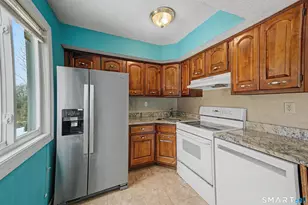 100 10 Coat Ln, Shelton, CT 06484 - Photo 11