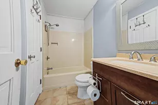 100 10 Coat Ln, Shelton, CT 06484 - Photo 19