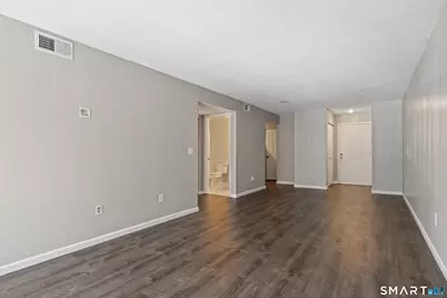 15 Woodsedge Drive #APT 5C, Newington, CT 06111 - Photo 3