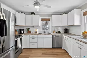 15 Evelyn Rd, Derby, CT 06418 - Photo 15