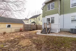 112 Thomas St, West Hartford, CT 06119 - Photo 33