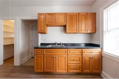 112 Thomas Street, West Hartford, CT 06119 - Photo 9