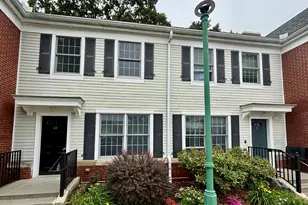 46 Fairgate Dr, Stamford, CT 06902 - Photo 3