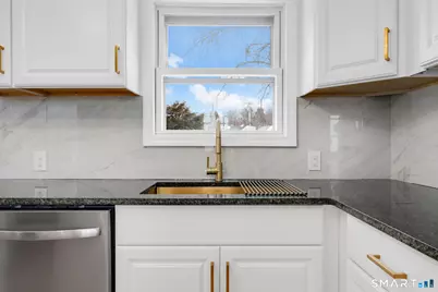 52 Vineyard Road, North Haven, CT 06473 - Photo 5