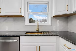 52 Vineyard Rd, North Haven, CT 06473 - Photo 5