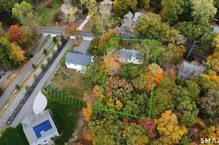 32 Cedarhurst Ln, Milford, CT 06461 - Photo 1