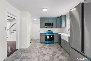 41 Riverview Ave, Groton, CT 06340 - Photo 7