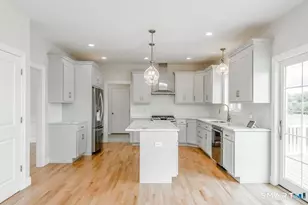 106 Rock Ridge Rd, Manchester, CT 06040 - Photo 3