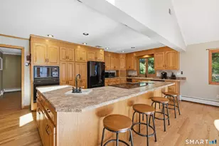 26 Lindsley Dr, Wolcott, CT 06716 - Photo 9