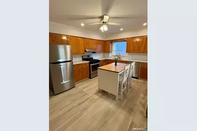 124 Pemberwick Road #Left Side, Greenwich, CT 06831 - Photo 9