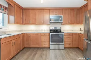 50 Hollister Way S, Glastonbury, CT 06033 - Photo 5