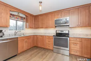 50 Hollister Way S, Glastonbury, CT 06033 - Photo 5