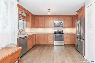 50 Hollister Way S, Glastonbury, CT 06033 - Photo 3