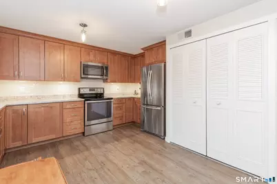 50 Hollister Way South #50, Glastonbury, CT 06033 - Photo 7