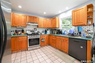 9 Hillside Ct, Brookfield, CT 06804 - Photo 7