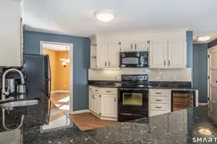 24 Mary Catherine Cir, Windsor, CT 06095 - Photo 11