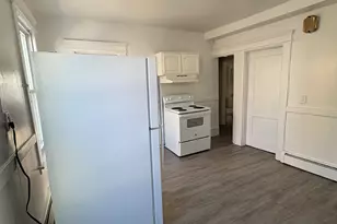 37 Eastwood Ave, Waterbury, CT 06705 - Photo 5