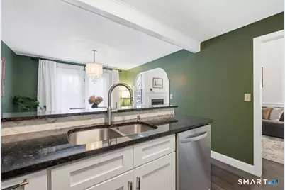 39 Schoolhouse Crossing #39, Wethersfield, CT 06109 - Photo 9