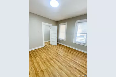 249 Hough Avenue, Bridgeport, CT 06608 - Photo 9