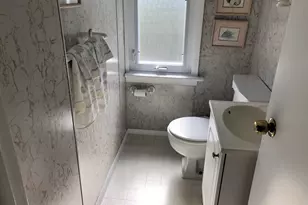 40 Parkway S, New London, CT 06320 - Photo 11