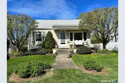 40 Parkway South, New London, CT 06320 - Photo 1