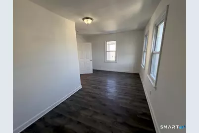 30 Dora Street, Stamford, CT 06902 - Photo 7